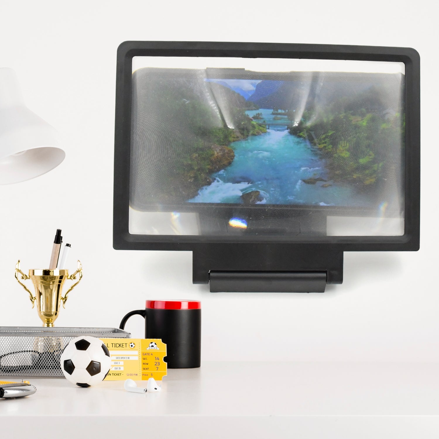 Screen magnifier with holder bracket, perfect for watching videos on the go Screen magnifier with holder bracket, perfect for watching videos on the go